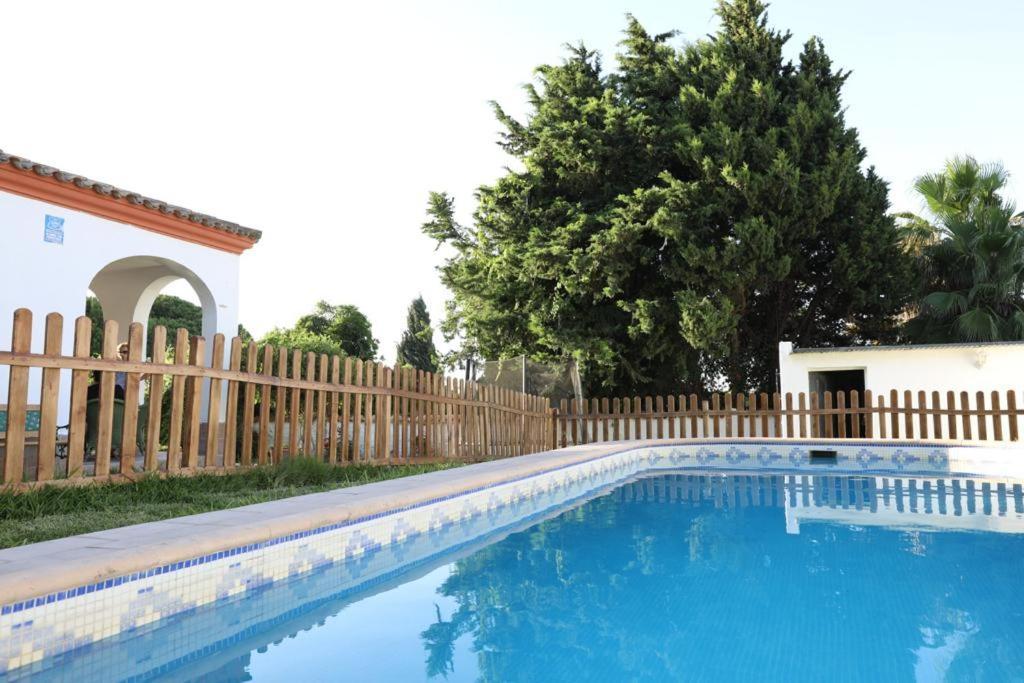 Chalet Con Piscina, Amplio Jardin Y Aire Acondicionado 奇克拉纳－德拉弗龙特拉 外观 照片