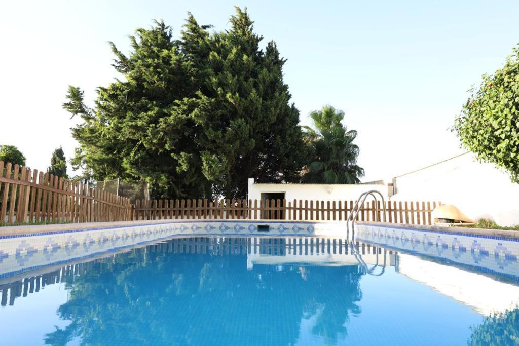 Chalet Con Piscina, Amplio Jardin Y Aire Acondicionado 奇克拉纳－德拉弗龙特拉 外观 照片